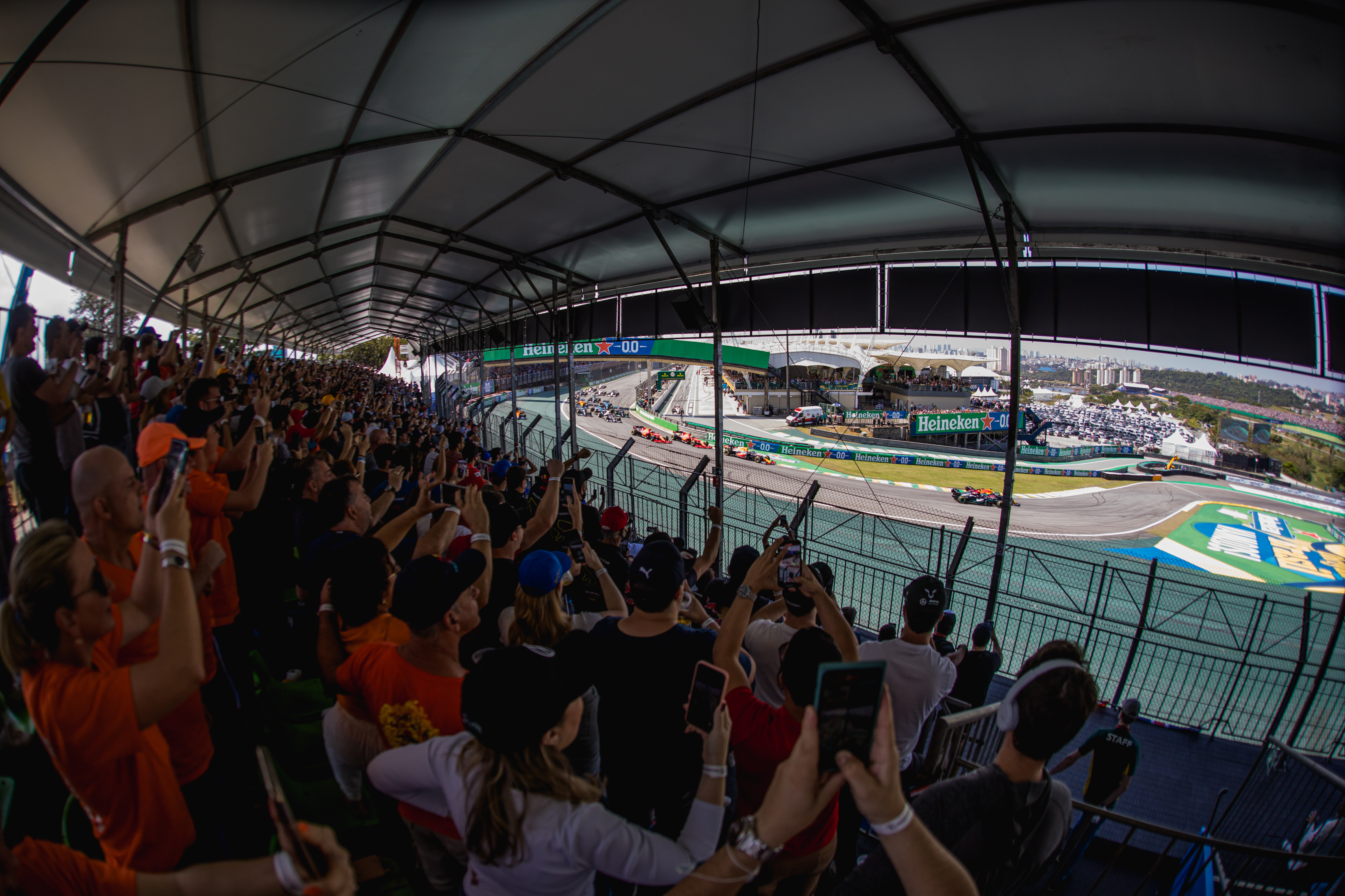 DENTRO DO CAMAROTE PADDOCK CLUB EM INTERLAGOS PARA O GP DO BRASIL